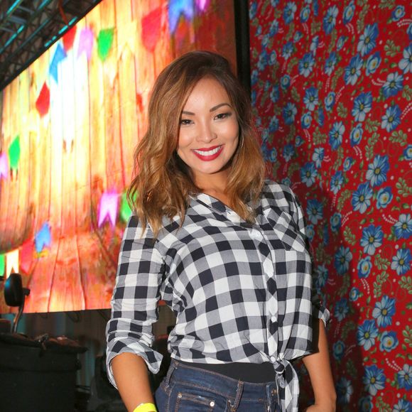 Carol Nakamura está malhando em casa na quarentena