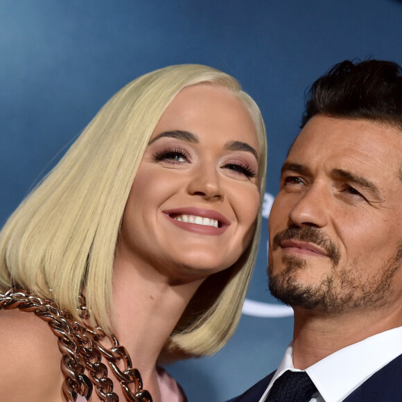 Corpo de Katy Perry chama atenção em foto no pós-parto