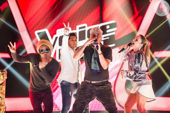 Jurados do 'The Voice Brasil' devem ser trocados na temporada de 2015 do reality show, afirma colunista Flavio Ricco, nesta segunda-feira, 3 de novembro de 2014