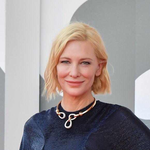 Cate Blanchett escolheu uma gargantilha poderosa em seu look