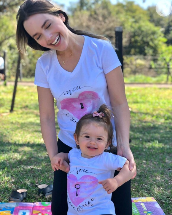 Thaeme Mariôto compartilha com frequência fotos da filha, Liz, de 1 ano