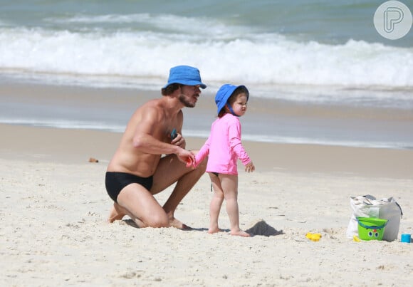 José Loreto e a filha, Bella, se divertiram em praia do Rio nesta sexta-feira, 4 de setembro de 2020
