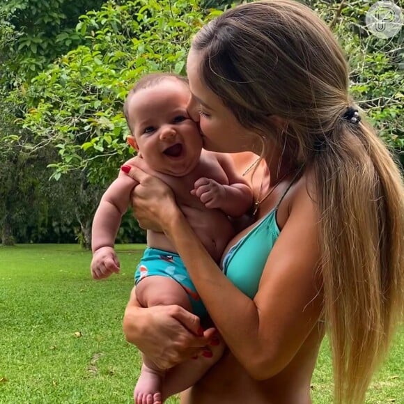 Biah Rodrigues compartilhou nova foto com o filho, Theo, de 3 meses