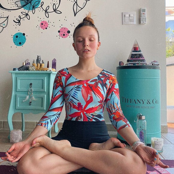 Larissa Manoela tem feito meditação nesta quarentena