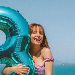 Larissa Manoela comemorou 35 milhões de seguidores neste domingo, 13 de setembro de 2020