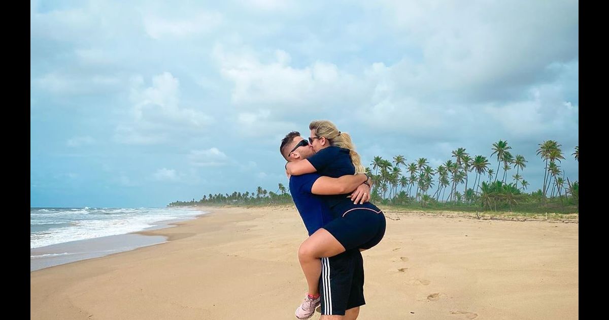 ZÃ© Neto treina com NatÃ¡lia Toscano em viagem - Purepeople