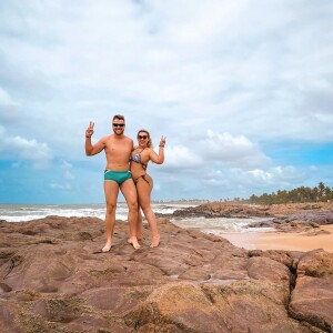 Veja foto de Zé Neto e Natália Toscano na praia!