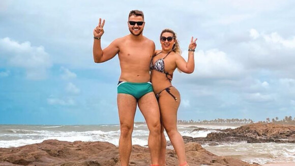 Foto de Zé Neto de sunga vira meme e mulher do cantor revela truque: 'Posição'