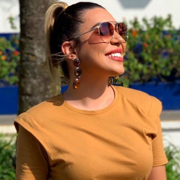 Naiara Azevedo faz tratamento para gravidez