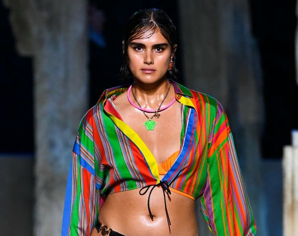 camisa amarrada na barriga