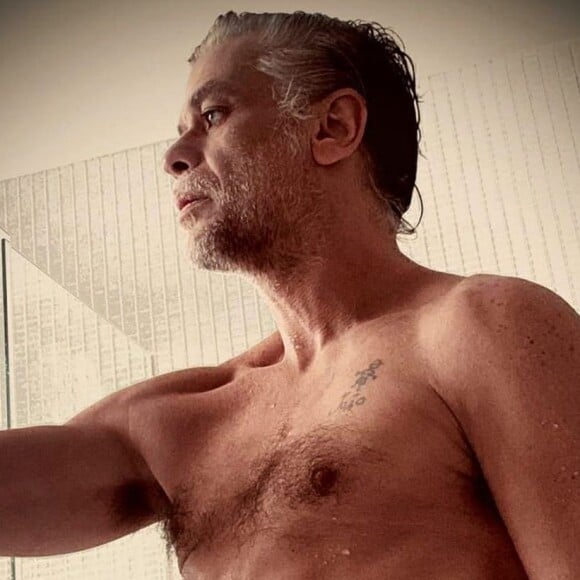 Fabio Assunção vem esbanjando corpo definido em fotos