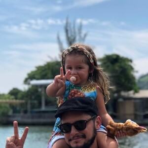 Filha de Bruno Gissoni, Madalena é bastante querida na internet