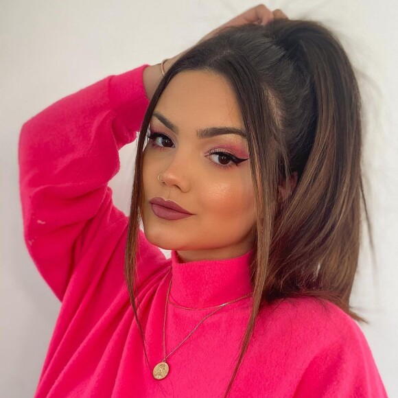 Filha de Kelly Key, Suzanna Freitas se rende à moda do short godê