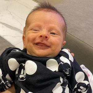 Filho de Flávia Viana e Marcelo Zangrandi foi elogiado pela beleza em foto postada pela mãe em rede social