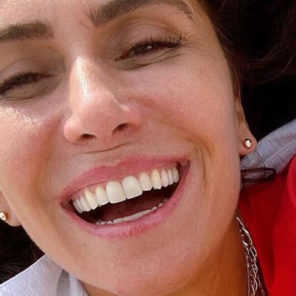 Giovanna Antonelli voltou a causar frisson nas redes sociais ao posar de biquíni