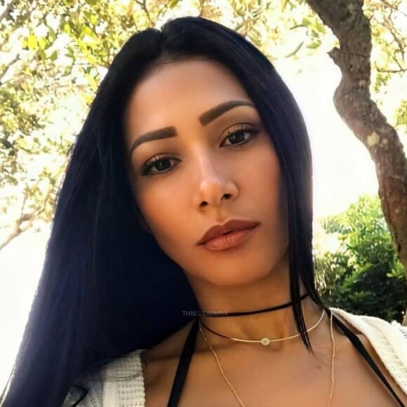 A cantora Simaria conquistou elogios em foto de biquíni na web