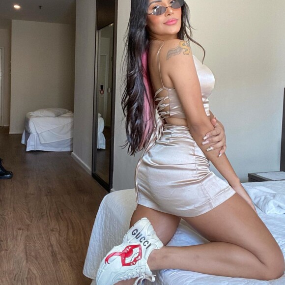 Novo namorado da ex-BBB Flay desfila para Dolce & Gabbana