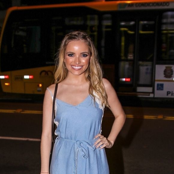 Giovanna Chaves tem 18 anos e ficou conhecida por viver a Priscila da novela 'Cúmplices de Um Resgate'