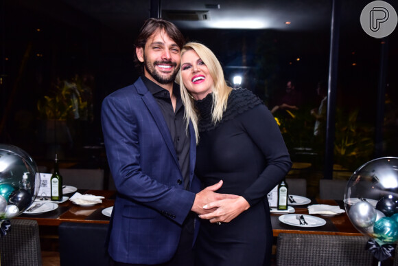 Val Marchiori e o noivo, Thiago Castilho, estão juntos desde 2019 e deram um passo a mais para o casamento durante viagem a Itália