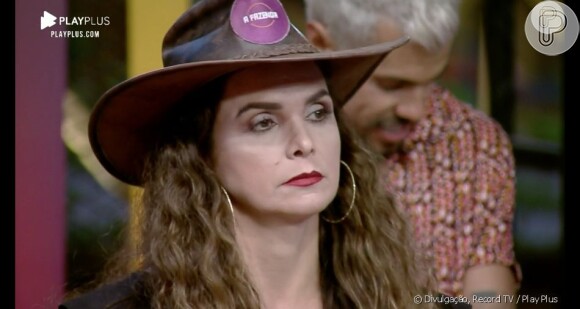 'Fazenda 2020': Luiza Ambiel ganha declaração de Cartolouco na 'Hora do Faro'