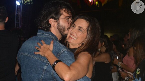 Fátima Bernardes e Túlio Gadêlha estão viajando de férias para comemorarem mais um ano de namoro