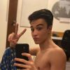 Vitor Figueiredo recordou cantada divertida ao posar sem camisa para seu Instagram