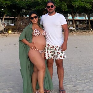 Simone afirmou que sua barriga está maior do que na primeira gravidez