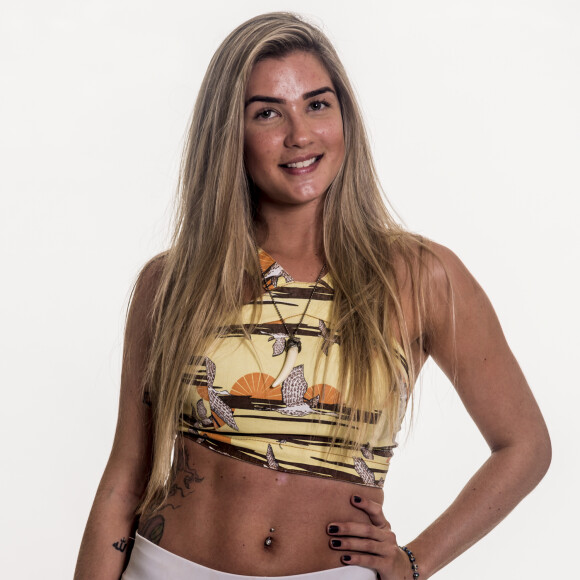 Aline Gotschalg quebra o silêncio sobre críticas ao corpo magro