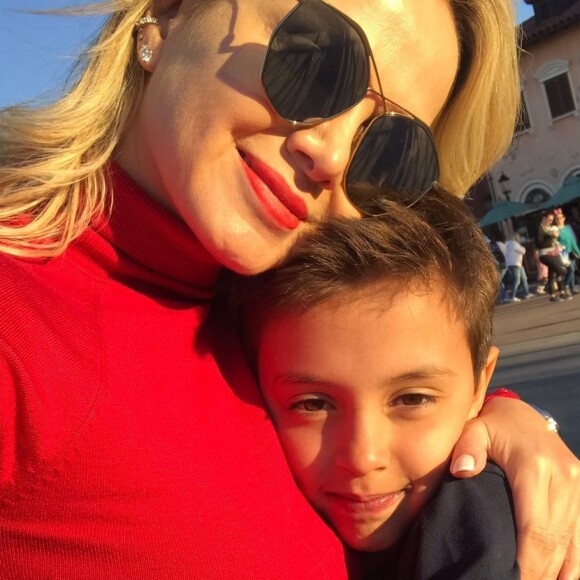 'Meus filhos não brincam com meus brinquedos do passado porque são relíquias', conta Eliana