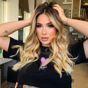 Virgínia Fonseca deu para os pais o carro Jeep Compass, modelo SUV: 'Era o que vocês queriam'