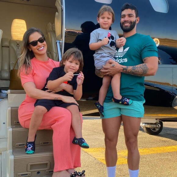 Gusttavo Lima negou ter reatado casamento com Andressa Suita