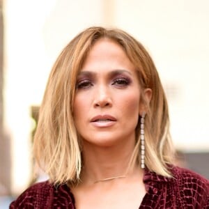 Jennifer Lopez foi tietada por Rita Ora e mais famosas em foto nua