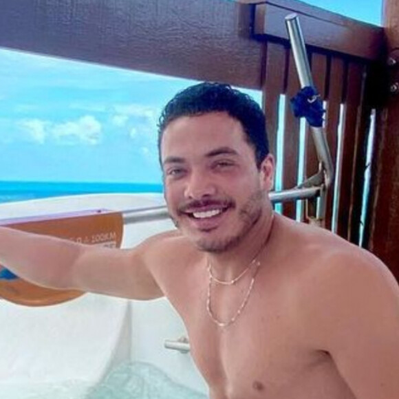 Wesley Safadão postou foto sem camisa e ganhou elogio pelo shape: 'Wesley Saradão'