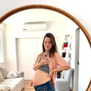 Nathalia Dill, no 7º mês de gravidez, mostrou o barrigão em foto