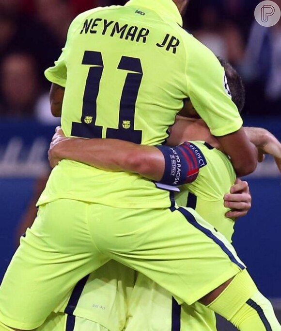 Neymar comemorou seu gol contra o Almería
