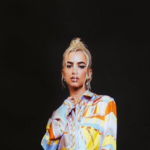 Sintonia fashion: Manu Gavassi monta look com peça e estampa já usada por Marquezine