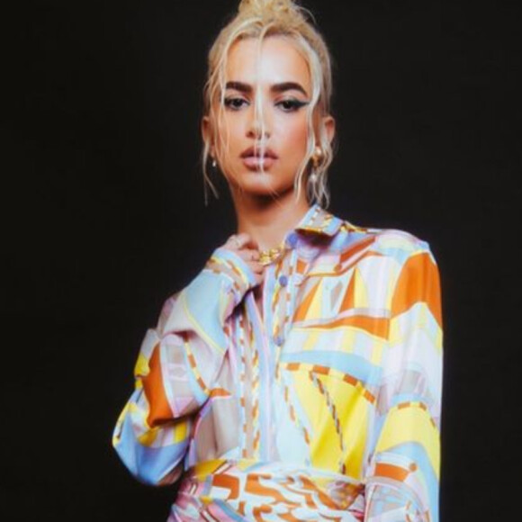 Sintonia fashion: Manu Gavassi monta look com peça e estampa já usada por Marquezine