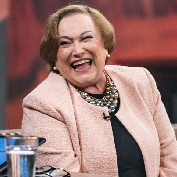 Amigos e familiares de Nicette Bruno se reúnem em corrente de oração pela atriz