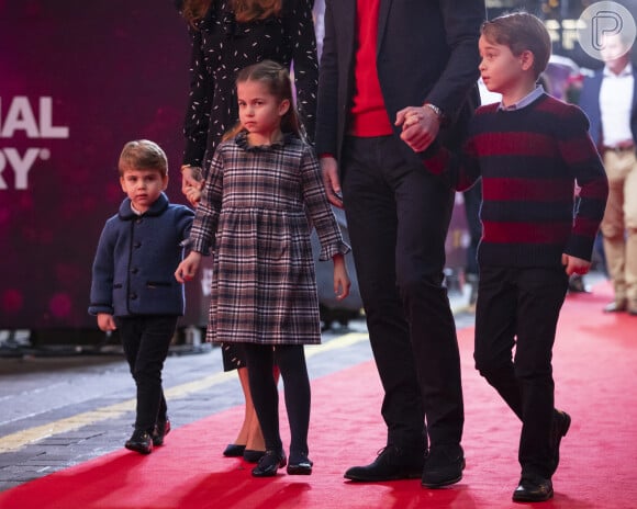 Caçula de Kate Middleton e príncipe William, Louis roubou a cena em foto de cartão de Natal
