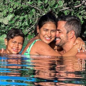 Dupla de Simaria, Simone mostra foto com família em viagem