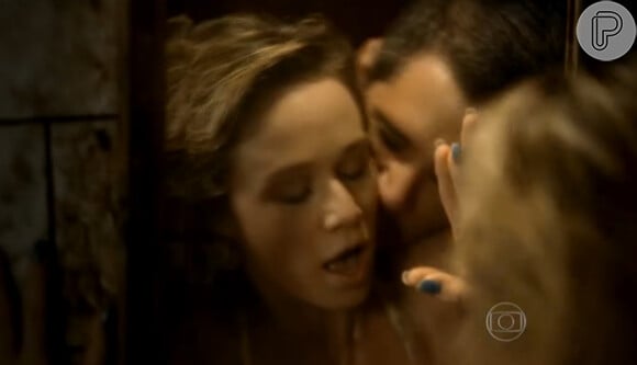 Mariana Ximenes e Márcio Garcia trocam beijos calorosos na sequência de 'Eu que amo tanto'