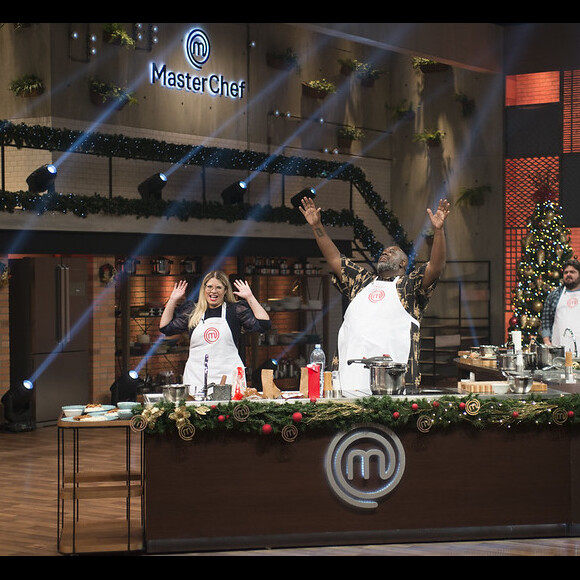 Marília Mendonça esteve no Masterchef com Maraisa, dupla de Maiara