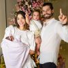 Raika, filha de Romana Novais e Alok, faz primeira foto em família no Natal de 2020