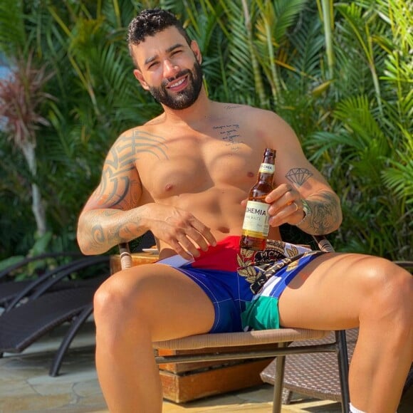 Gusttavo Lima está em Angra dos Reis para curtir réveillon