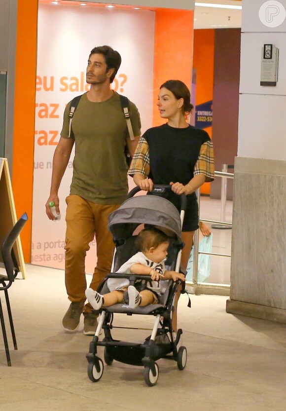 Isis Valverde é casada com o modelo André Resende, com quem tem um filho