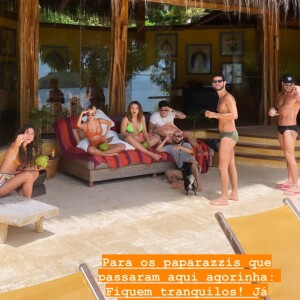 Biquíni com amarração, crochê e vestido máxi: as trends de Bruna Marquezine em viagem