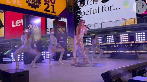 Anitta cantou no réveillon de Times Square, nos EUA, em 31 de dezembro de 2020