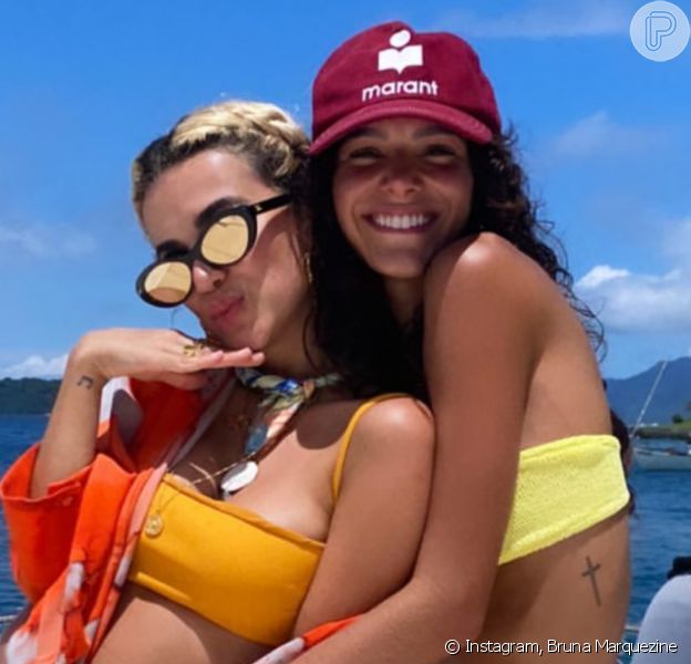 Bruna Marquezine e amigos organizam luau de aniversário para Manu Gavassi nesta segunda-feira, 04 de janeiro de 2021