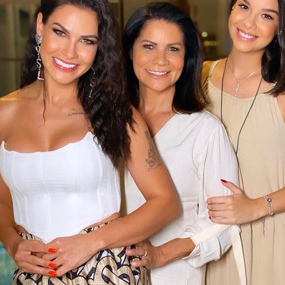 Andressa Suita deixou os filhos aos cuidados da mãe, Suely