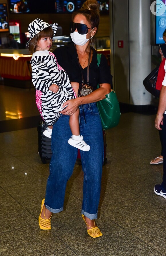 Sabrina Sato volta para São Paulo com a família após temporada no Rio de Janeiro